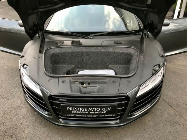 Сірий Ауді R8, об'ємом двигуна 5.2 л та пробігом 13 тис. км за 94900 $, фото 53 на Automoto.ua