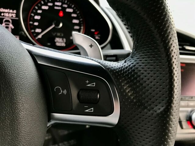 Сірий Ауді R8, об'ємом двигуна 5.2 л та пробігом 13 тис. км за 94900 $, фото 67 на Automoto.ua