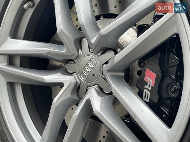 Сірий Ауді R8, об'ємом двигуна 5.2 л та пробігом 29 тис. км за 89000 $, фото 35 на Automoto.ua