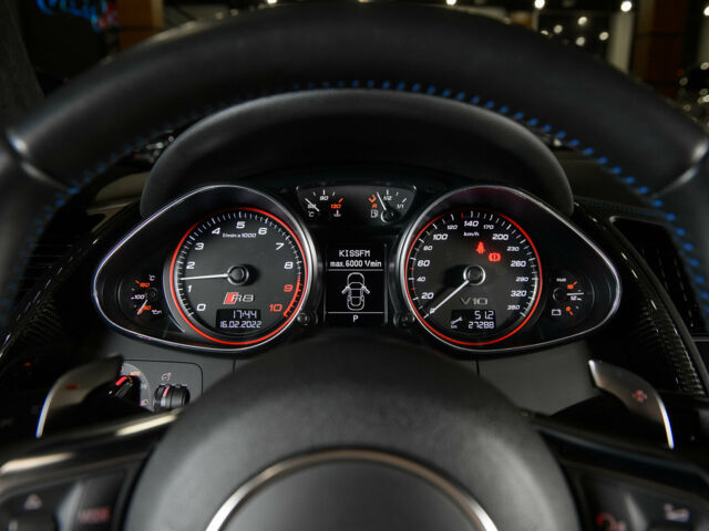 Синий Ауди Р8, объемом двигателя 5.2 л и пробегом 270 тыс. км за 30000 $, фото 44 на Automoto.ua