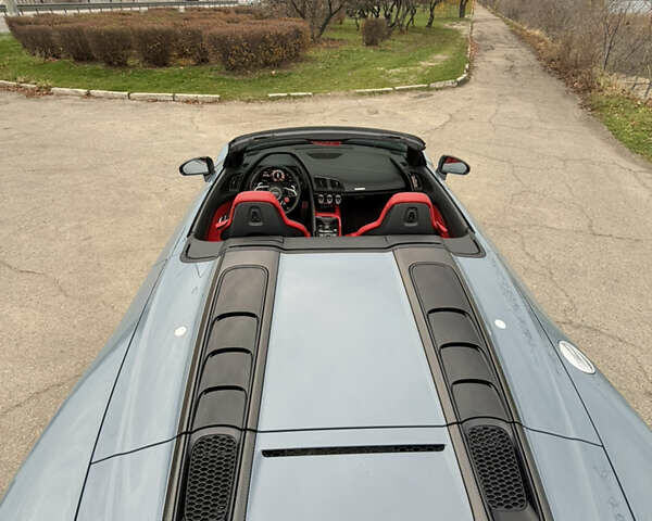 Синий Ауди Р8, объемом двигателя 5.2 л и пробегом 43 тыс. км за 238888 $, фото 7 на Automoto.ua