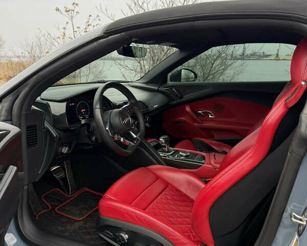 Синий Ауди Р8, объемом двигателя 5.2 л и пробегом 43 тыс. км за 238888 $, фото 19 на Automoto.ua