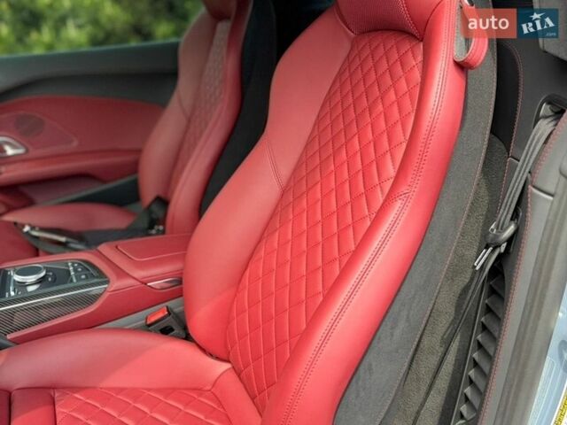 Синий Ауди Р8, объемом двигателя 5.2 л и пробегом 43 тыс. км за 224999 $, фото 22 на Automoto.ua