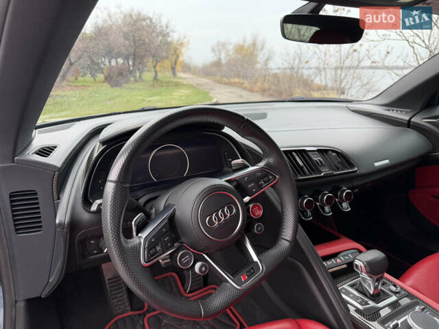 Синий Ауди Р8, объемом двигателя 5.2 л и пробегом 43 тыс. км за 238888 $, фото 22 на Automoto.ua