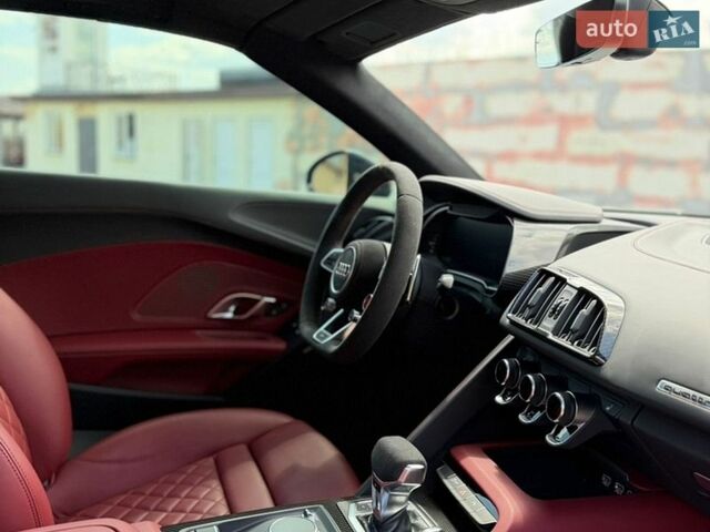 Синий Ауди Р8, объемом двигателя 5.2 л и пробегом 43 тыс. км за 224999 $, фото 25 на Automoto.ua