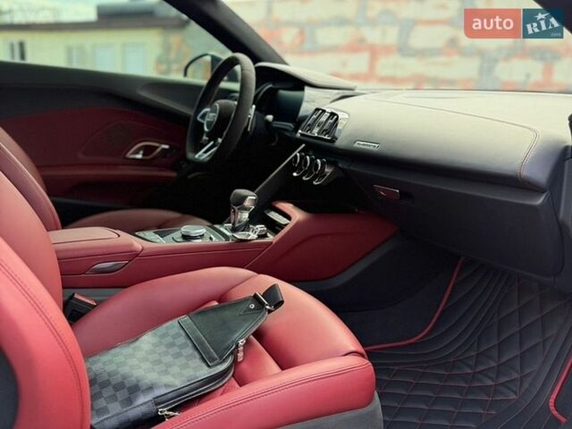 Синий Ауди Р8, объемом двигателя 5.2 л и пробегом 43 тыс. км за 224999 $, фото 24 на Automoto.ua