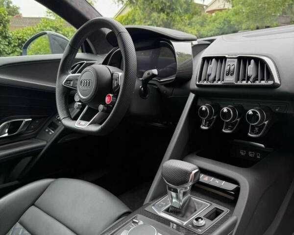 Синий Ауди Р8, объемом двигателя 5.2 л и пробегом 22 тыс. км за 60250 $, фото 8 на Automoto.ua