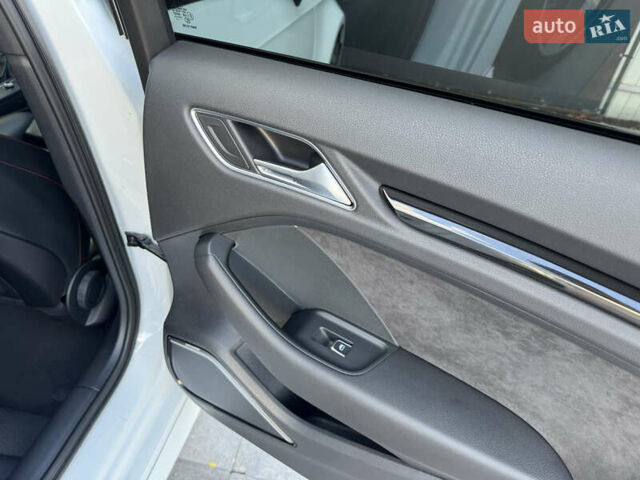 Белый Ауди РС3, объемом двигателя 2.48 л и пробегом 65 тыс. км за 32000 $, фото 21 на Automoto.ua