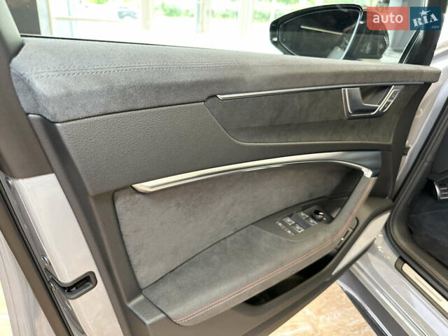 Серый Ауди РС6, объемом двигателя 4 л и пробегом 1 тыс. км за 290000 $, фото 24 на Automoto.ua