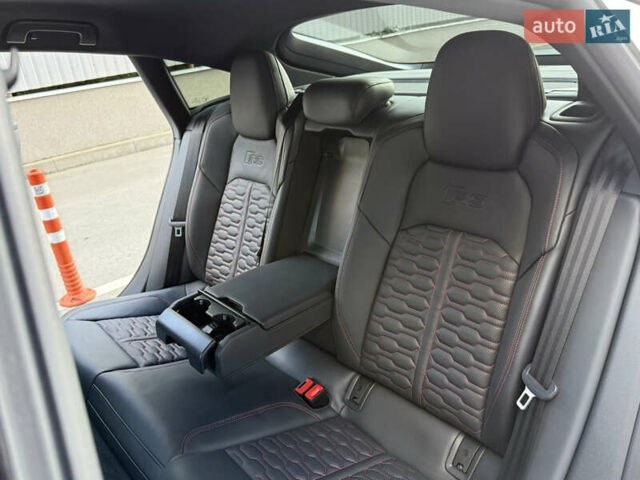 Сірий Ауді РС7, об'ємом двигуна 4 л та пробігом 25 тис. км за 115000 $, фото 53 на Automoto.ua