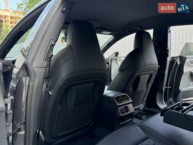 Сірий Ауді РС7, об'ємом двигуна 4 л та пробігом 25 тис. км за 115000 $, фото 52 на Automoto.ua