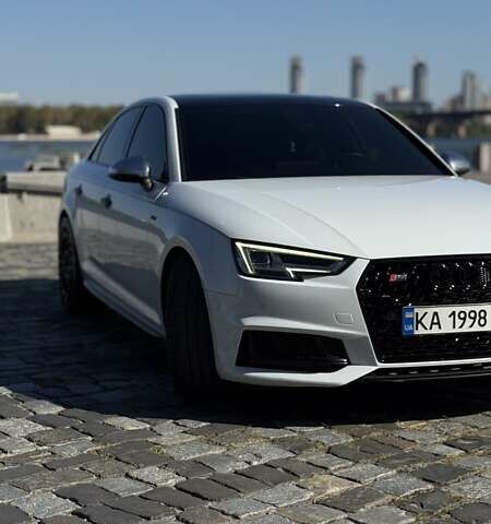 Белый Ауди С4, объемом двигателя 3 л и пробегом 201 тыс. км за 31500 $, фото 2 на Automoto.ua