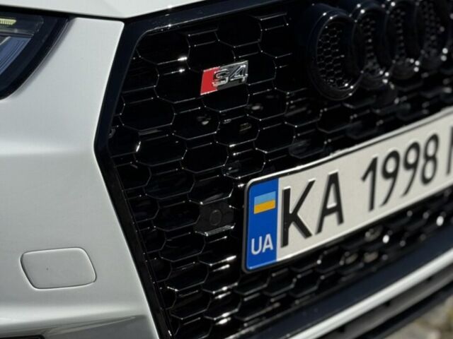 Білий Ауді С4, об'ємом двигуна 3 л та пробігом 201 тис. км за 25000 $, фото 33 на Automoto.ua