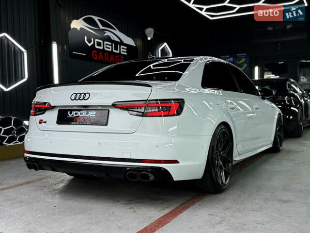 Белый Ауди С4, объемом двигателя 3 л и пробегом 110 тыс. км за 26500 $, фото 7 на Automoto.ua