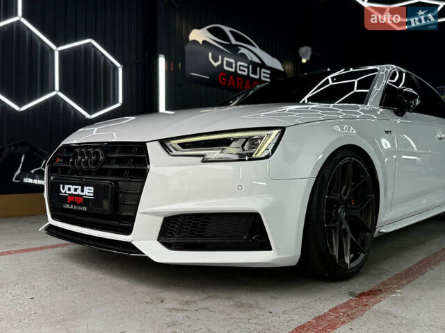 Білий Ауді С4, об'ємом двигуна 3 л та пробігом 110 тис. км за 26500 $, фото 4 на Automoto.ua