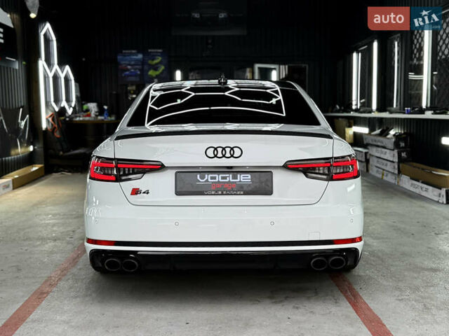 Білий Ауді С4, об'ємом двигуна 3 л та пробігом 110 тис. км за 26500 $, фото 5 на Automoto.ua