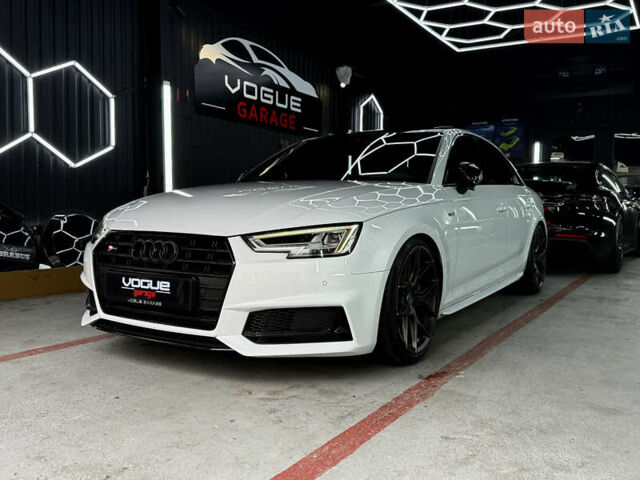 Белый Ауди С4, объемом двигателя 3 л и пробегом 110 тыс. км за 26500 $, фото 3 на Automoto.ua