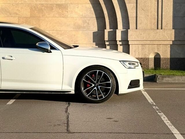 Білий Ауді С4, об'ємом двигуна 3 л та пробігом 153 тис. км за 25300 $, фото 6 на Automoto.ua