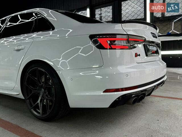 Білий Ауді С4, об'ємом двигуна 3 л та пробігом 110 тис. км за 26500 $, фото 8 на Automoto.ua