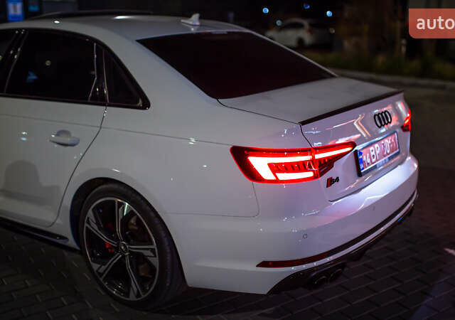 Белый Ауди С4, объемом двигателя 3 л и пробегом 75 тыс. км за 28900 $, фото 5 на Automoto.ua