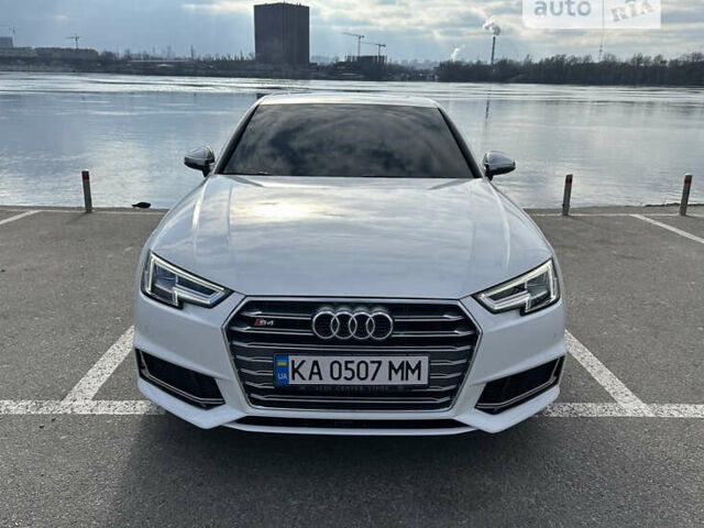 Білий Ауді S4, об'ємом двигуна 3 л та пробігом 94 тис. км за 35500 $, фото 4 на Automoto.ua