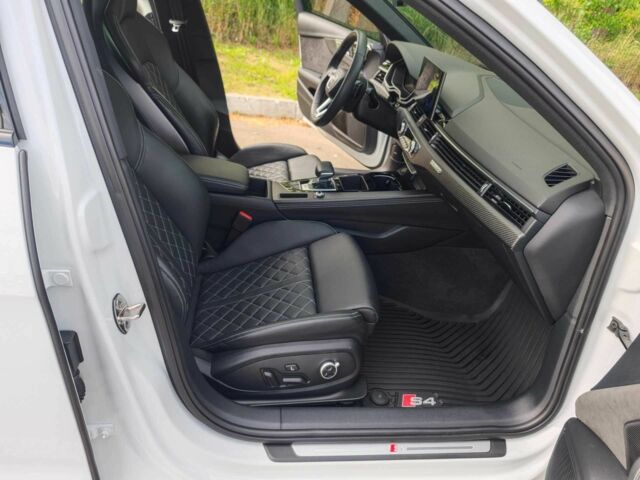 Ауди С4 2020 в Киеве на Automoto.ua Белый Ауди С4, объемом двигателя 3 л и пробегом 15 тыс. км за 40000 $, фото 10 на Automoto.ua