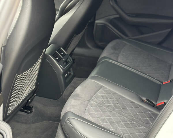 Белый Ауди С4, объемом двигателя 3 л и пробегом 27 тыс. км за 35000 $, фото 15 на Automoto.ua