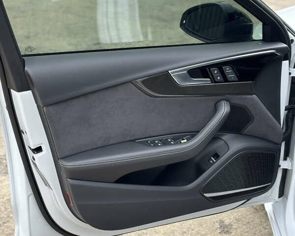 Белый Ауди С4, объемом двигателя 3 л и пробегом 27 тыс. км за 35000 $, фото 16 на Automoto.ua