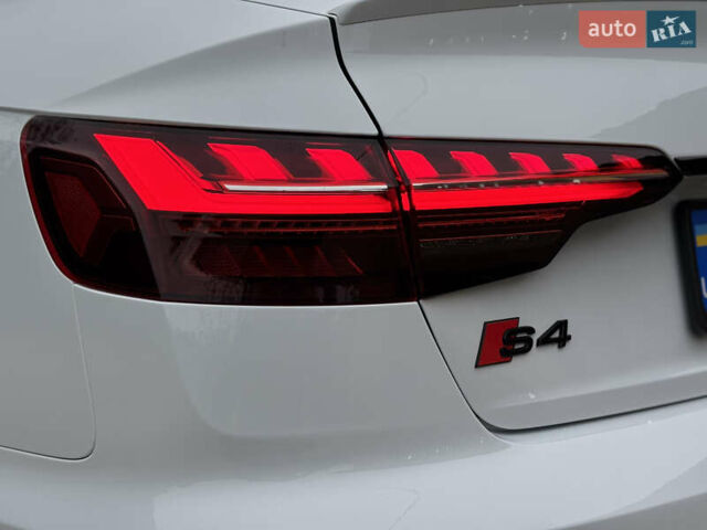 Белый Ауди С4, объемом двигателя 3 л и пробегом 27 тыс. км за 35000 $, фото 33 на Automoto.ua