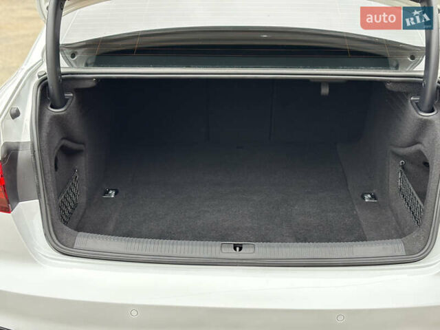 Белый Ауди С4, объемом двигателя 3 л и пробегом 27 тыс. км за 35000 $, фото 14 на Automoto.ua