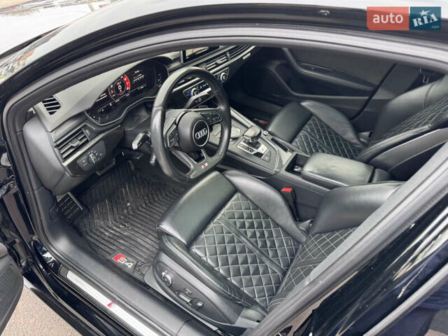 Чорний Ауді С4, об'ємом двигуна 3 л та пробігом 102 тис. км за 27490 $, фото 5 на Automoto.ua