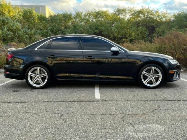 Черный Ауди С4, объемом двигателя 3 л и пробегом 32 тыс. км за 10000 $, фото 6 на Automoto.ua