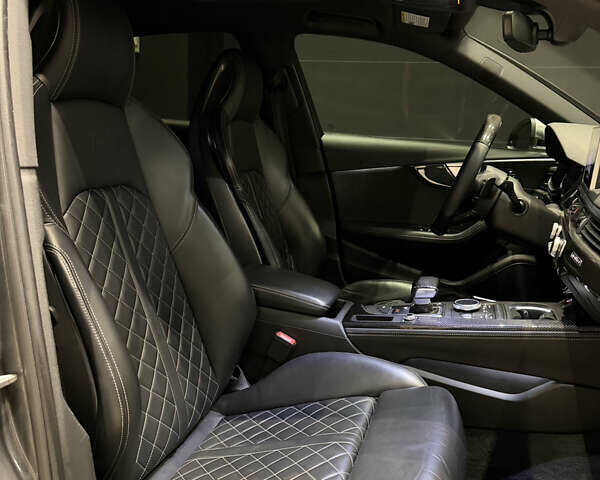 Сірий Ауді С4, об'ємом двигуна 3 л та пробігом 110 тис. км за 26500 $, фото 41 на Automoto.ua