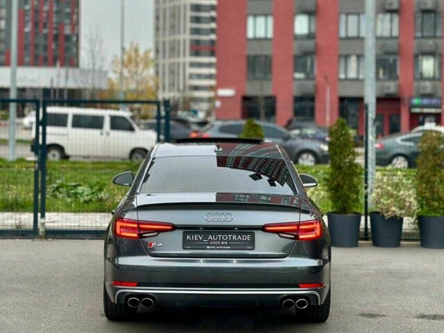 Серый Ауди С4, объемом двигателя 3 л и пробегом 125 тыс. км за 26900 $, фото 1 на Automoto.ua