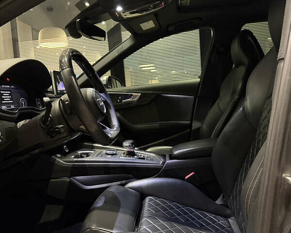 Сірий Ауді С4, об'ємом двигуна 3 л та пробігом 110 тис. км за 26500 $, фото 26 на Automoto.ua