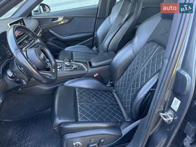 Сірий Ауді С4, об'ємом двигуна 3 л та пробігом 96 тис. км за 35999 $, фото 25 на Automoto.ua