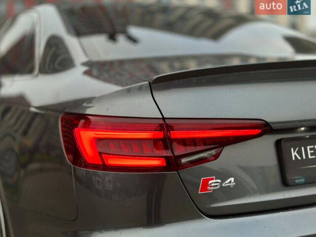 Серый Ауди С4, объемом двигателя 3 л и пробегом 125 тыс. км за 26900 $, фото 16 на Automoto.ua