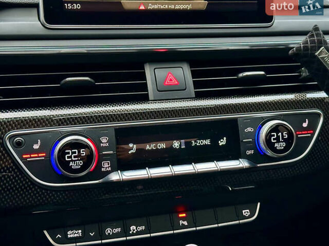 Серый Ауди С4, объемом двигателя 3 л и пробегом 125 тыс. км за 26900 $, фото 32 на Automoto.ua