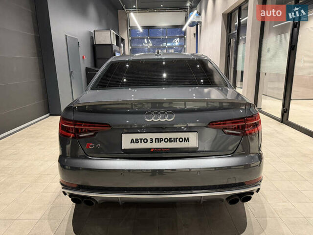 Сірий Ауді С4, об'ємом двигуна 3 л та пробігом 110 тис. км за 26500 $, фото 4 на Automoto.ua