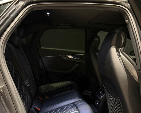 Сірий Ауді С4, об'ємом двигуна 3 л та пробігом 110 тис. км за 26500 $, фото 38 на Automoto.ua