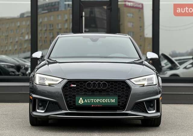 Серый Ауди С4, объемом двигателя 3 л и пробегом 82 тыс. км за 34000 $, фото 1 на Automoto.ua