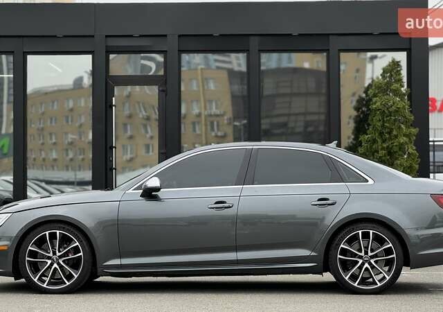 Серый Ауди С4, объемом двигателя 3 л и пробегом 82 тыс. км за 34000 $, фото 3 на Automoto.ua