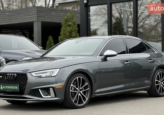 Серый Ауди С4, объемом двигателя 3 л и пробегом 82 тыс. км за 34000 $, фото 2 на Automoto.ua