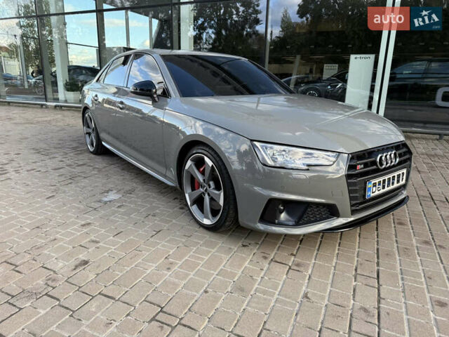 Сірий Ауді С4, об'ємом двигуна 3 л та пробігом 74 тис. км за 33000 $, фото 2 на Automoto.ua