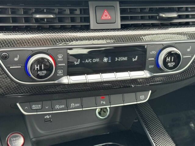 Серый Ауди С4, объемом двигателя 3 л и пробегом 25 тыс. км за 10500 $, фото 9 на Automoto.ua