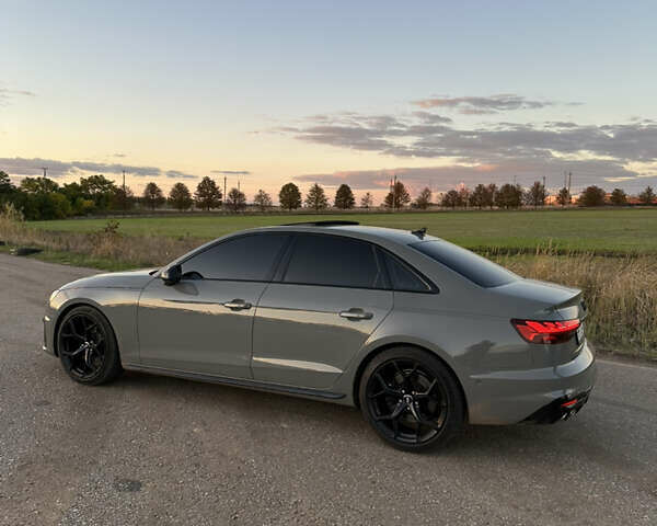 Серый Ауди С4, объемом двигателя 3 л и пробегом 76 тыс. км за 39000 $, фото 2 на Automoto.ua