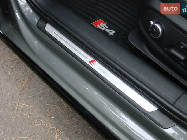 Сірий Ауді С4, об'ємом двигуна 3 л та пробігом 33 тис. км за 47000 $, фото 21 на Automoto.ua