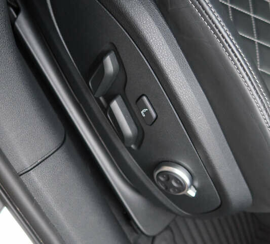 Сірий Ауді С4, об'ємом двигуна 3 л та пробігом 33 тис. км за 47000 $, фото 42 на Automoto.ua