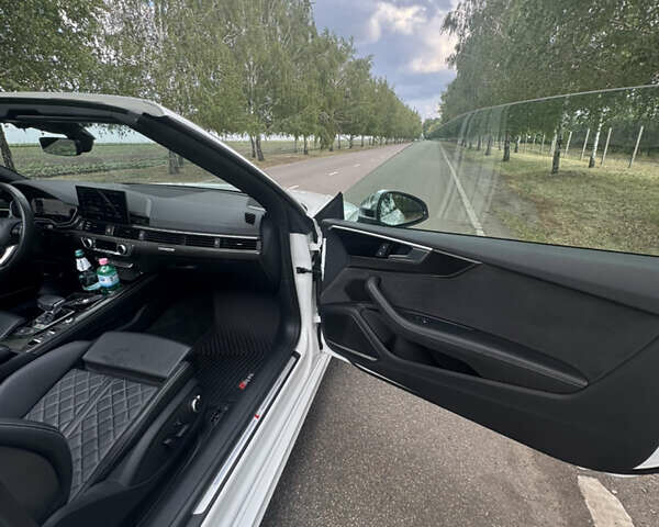 Білий Ауді S5, об'ємом двигуна 3 л та пробігом 58 тис. км за 40000 $, фото 31 на Automoto.ua