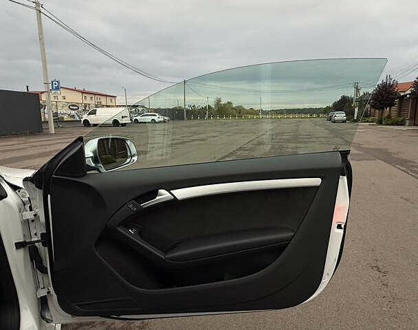 Білий Ауді S5, об'ємом двигуна 3 л та пробігом 172 тис. км за 12999 $, фото 14 на Automoto.ua